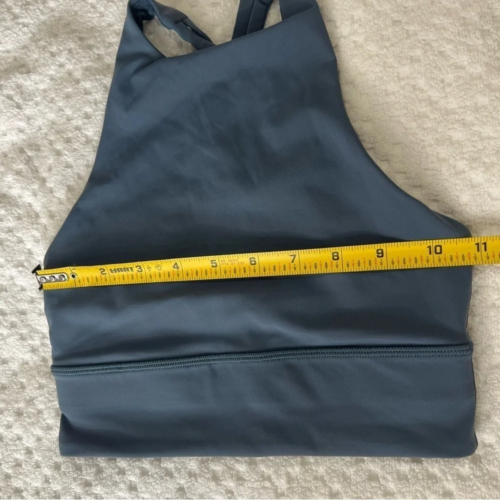 ! Lululemon Women's  Crop-top